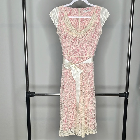 Dresses & Skirts - Womens lace dress